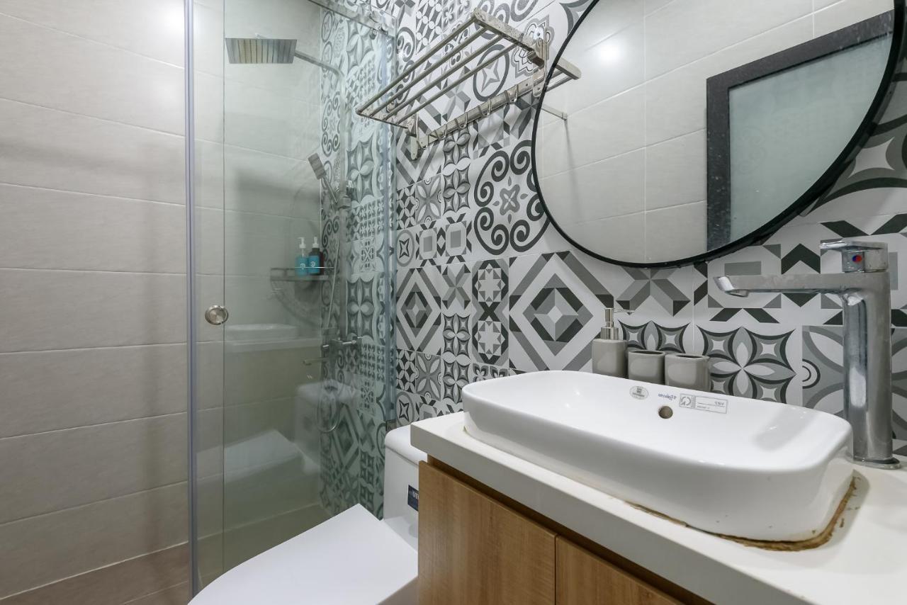 Cozrum Homes - Graceful Corner ホーチミン市 エクステリア 写真